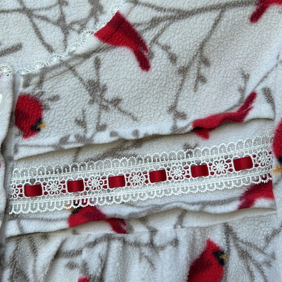 Women’s size medium cardinal winter nightgown - Picture 4 of 8
